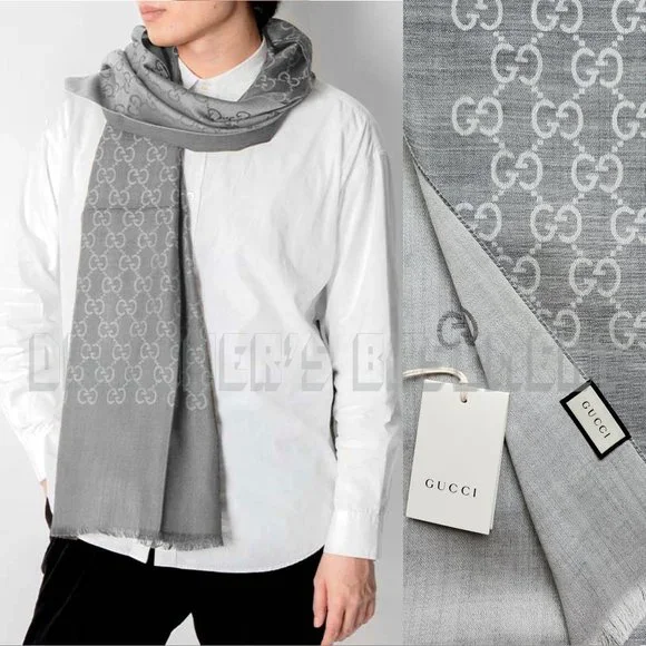 ボレロ・ショール GUCCI Light grey/white GG jacquard wool and silk scarf GG wool jacquard scarf in white - Gucci | Mytheresa